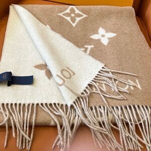 Louis Vuitton Tan and Cream Fringe Blanket